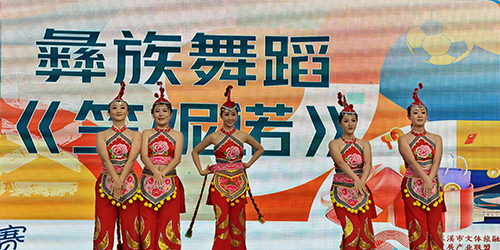 赛场外最炫民族风展人文新韵.jpg 赛场外最炫民族风展人文新韵.jpg